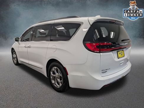 Used 2022 Chrysler Pacifica Limited image 6