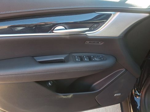 Used 2025 Cadillac XT5 Premium Luxury w/ Technology Package image 12