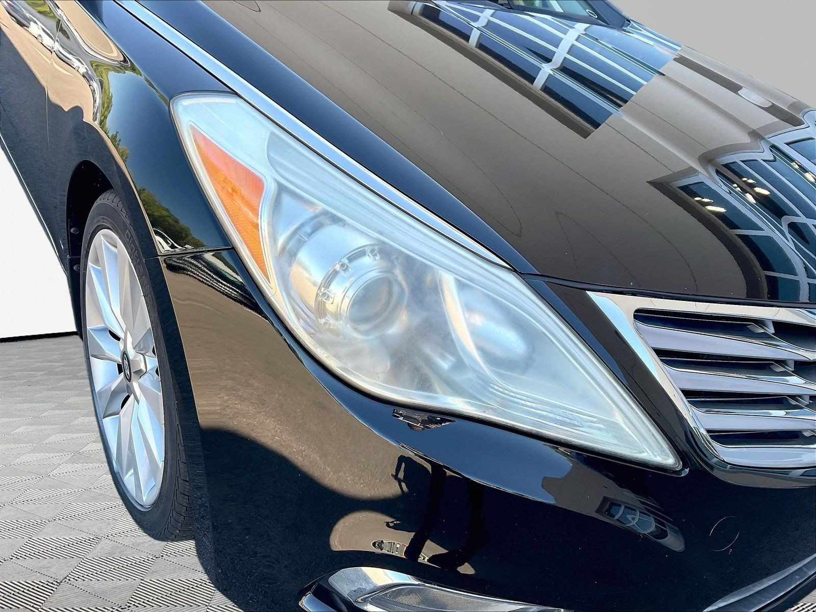 Used 2014 Hyundai Azera Limited w/ Option Group 02 FWD image 32