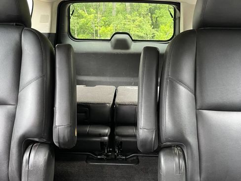 Used 2013 GMC Yukon XL Denali AWD/4WD image 18