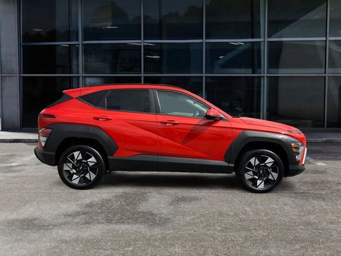 Used 2025 Hyundai Kona SEL AWD/4WD image 2