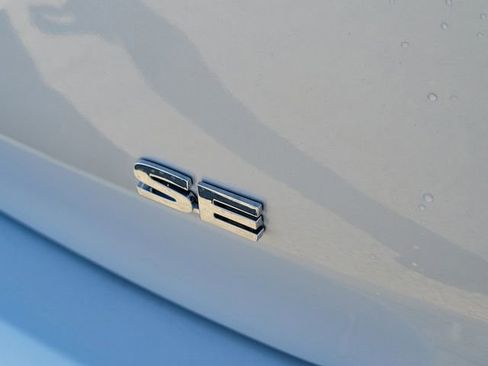 New 2026 Mitsubishi Outlander SE image 9