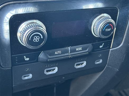 Used 2024 GMC Yukon Denali Ultimate image 19