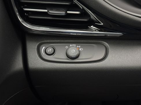 New 2026 Buick Envista Avenir FWD image 22