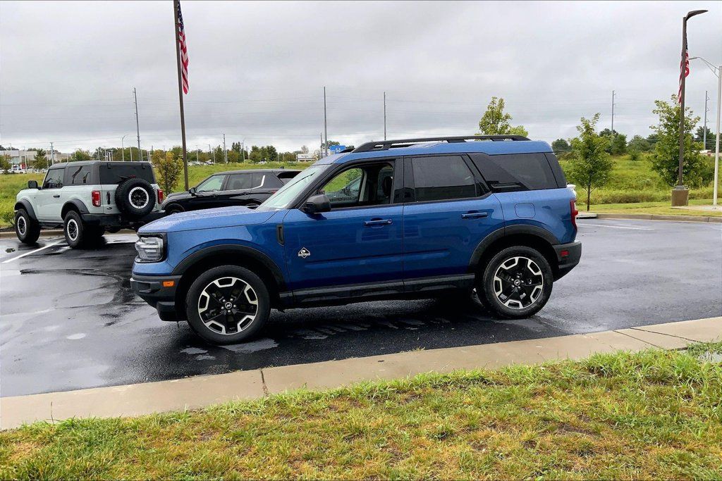 Used 2023 Ford Bronco Sport Outer Banks w/ Tech Package AWD/4WD image 12