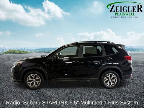 Used 2024 Subaru Forester Premium image 3
