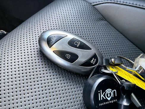 Certified 2025 Hyundai Santa Fe SEL image 12