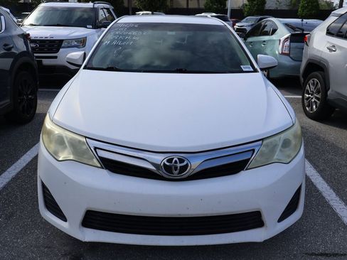 Used 2012 Toyota Camry LE FWD image 5