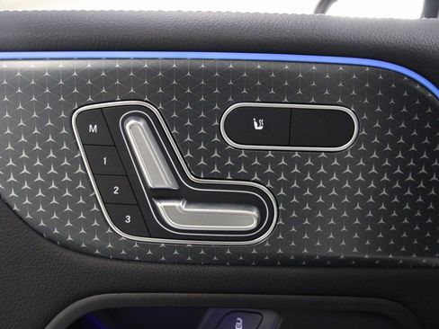 Certified 2025 Mercedes-Benz GLB 250 4MATIC image 23