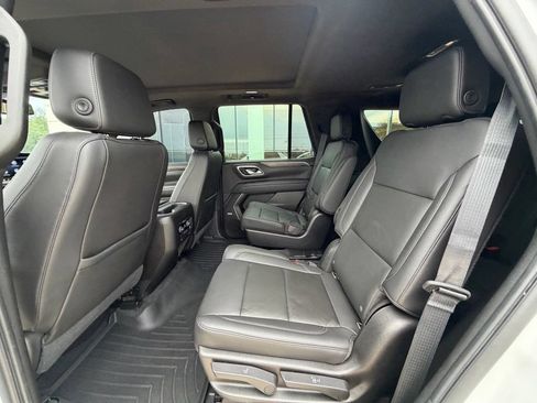 Used 2021 Chevrolet Tahoe Z71 w/ Z71 Signature Package AWD/4WD image 18