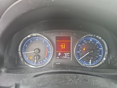 Used 2018 Toyota Corolla LE FWD image 5