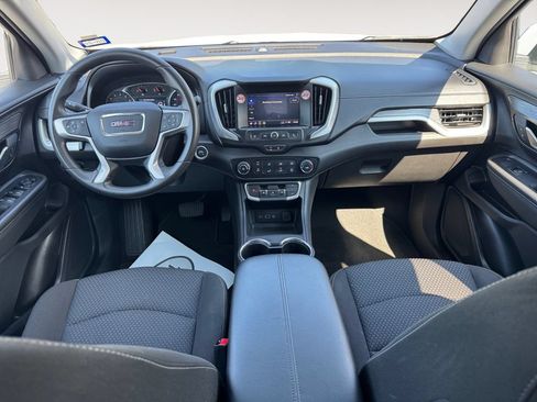 Used 2024 GMC Terrain SLE FWD image 10