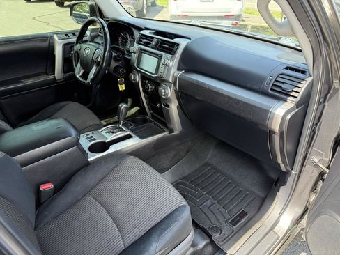 Used 2014 Toyota 4Runner SR5 RWD image 21