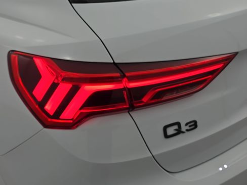 Used 2025 Audi Q3 2.0T Premium Plus w/ Premium Plus Package image 35
