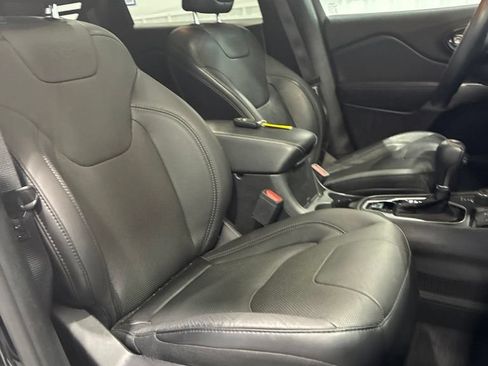 Used 2021 Jeep Cherokee Limited AWD/4WD image 47