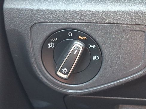 Used 2018 Volkswagen Atlas SE AWD/4WD image 25