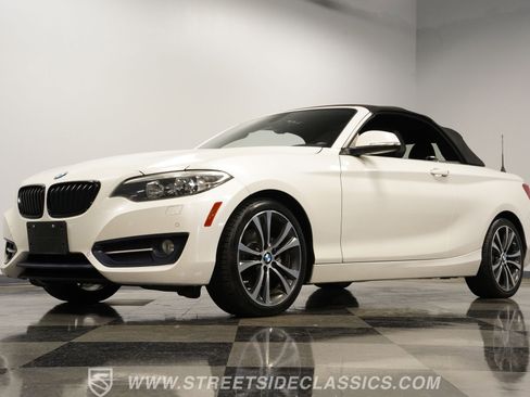 Used 2017 BMW 230i Convertible image 21
