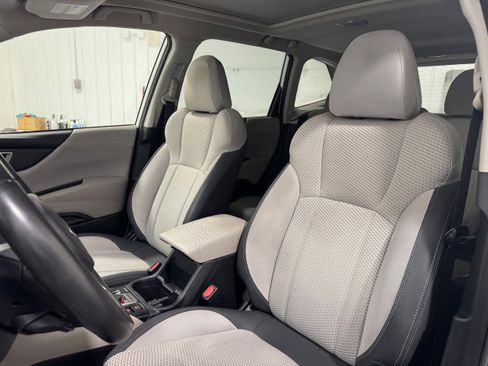 Used 2019 Subaru Forester Premium image 5