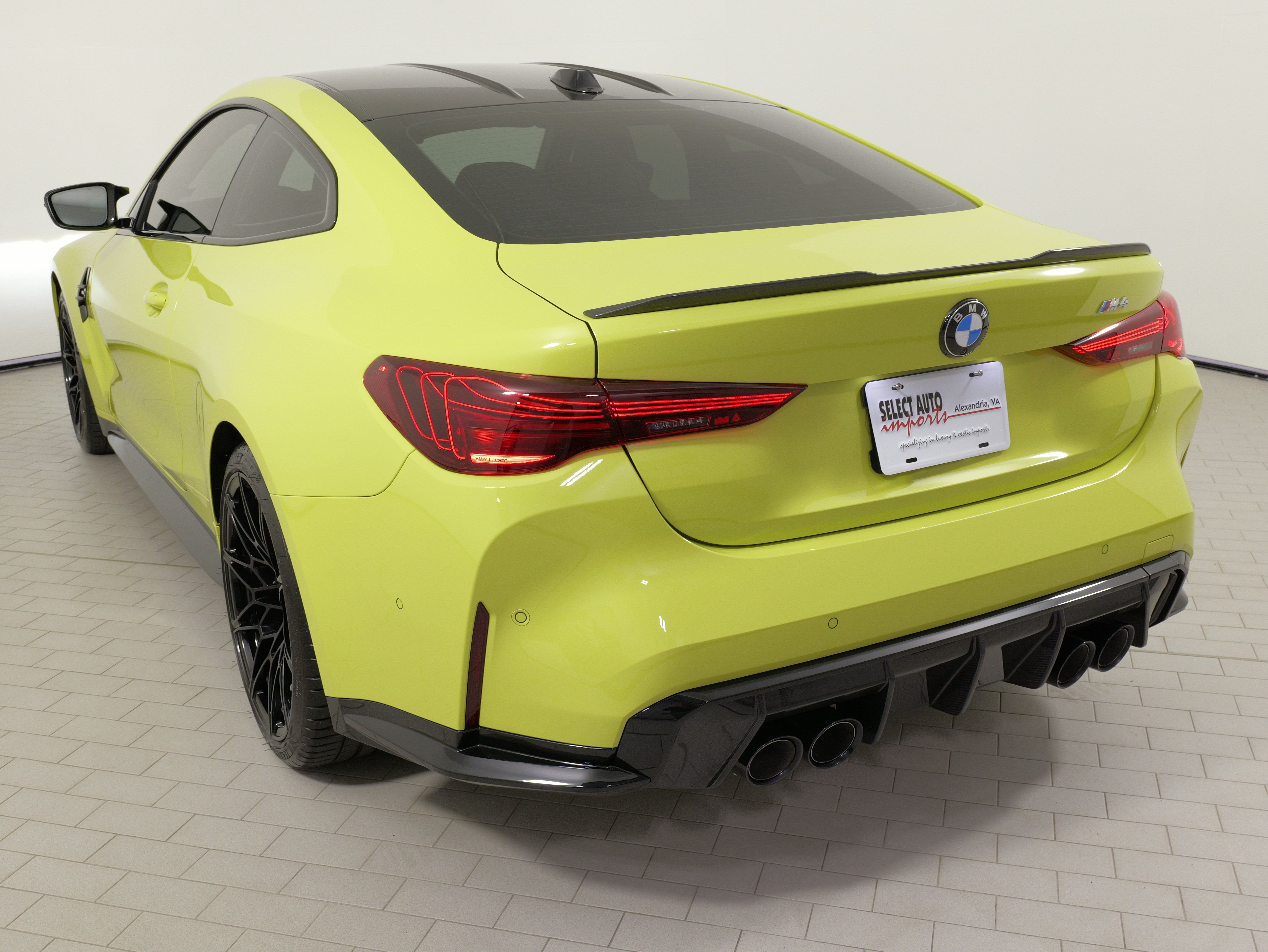 Used 2025 BMW M4 Coupe w/ M Carbon Exterior Package RWD image 19
