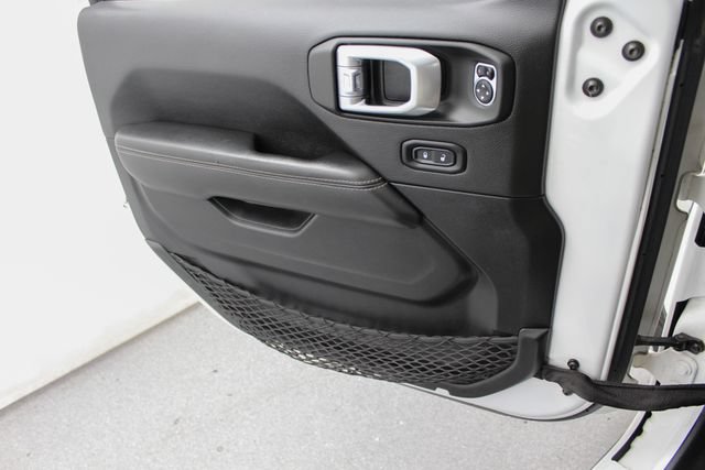 Used 2021 Jeep Gladiator Rubicon AWD/4WD image 18