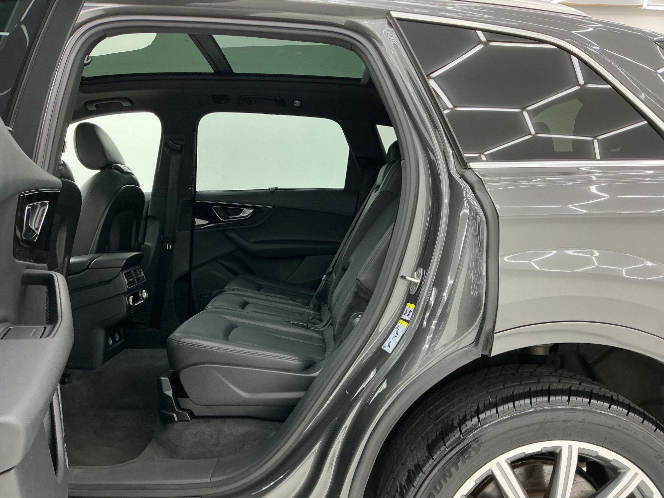 Used 2018 Audi Q7 3.0T Premium Plus w/ Premium Plus Package AWD/4WD image 20