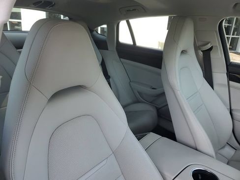 Used 2023 Porsche Panamera RWD image 23