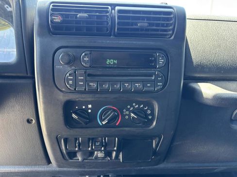 Used 2006 Jeep Wrangler Unlimited AWD/4WD image 16