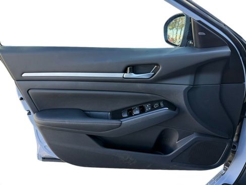 New 2025 Nissan Altima 2.5 SR w/ SR Premium Package image 17