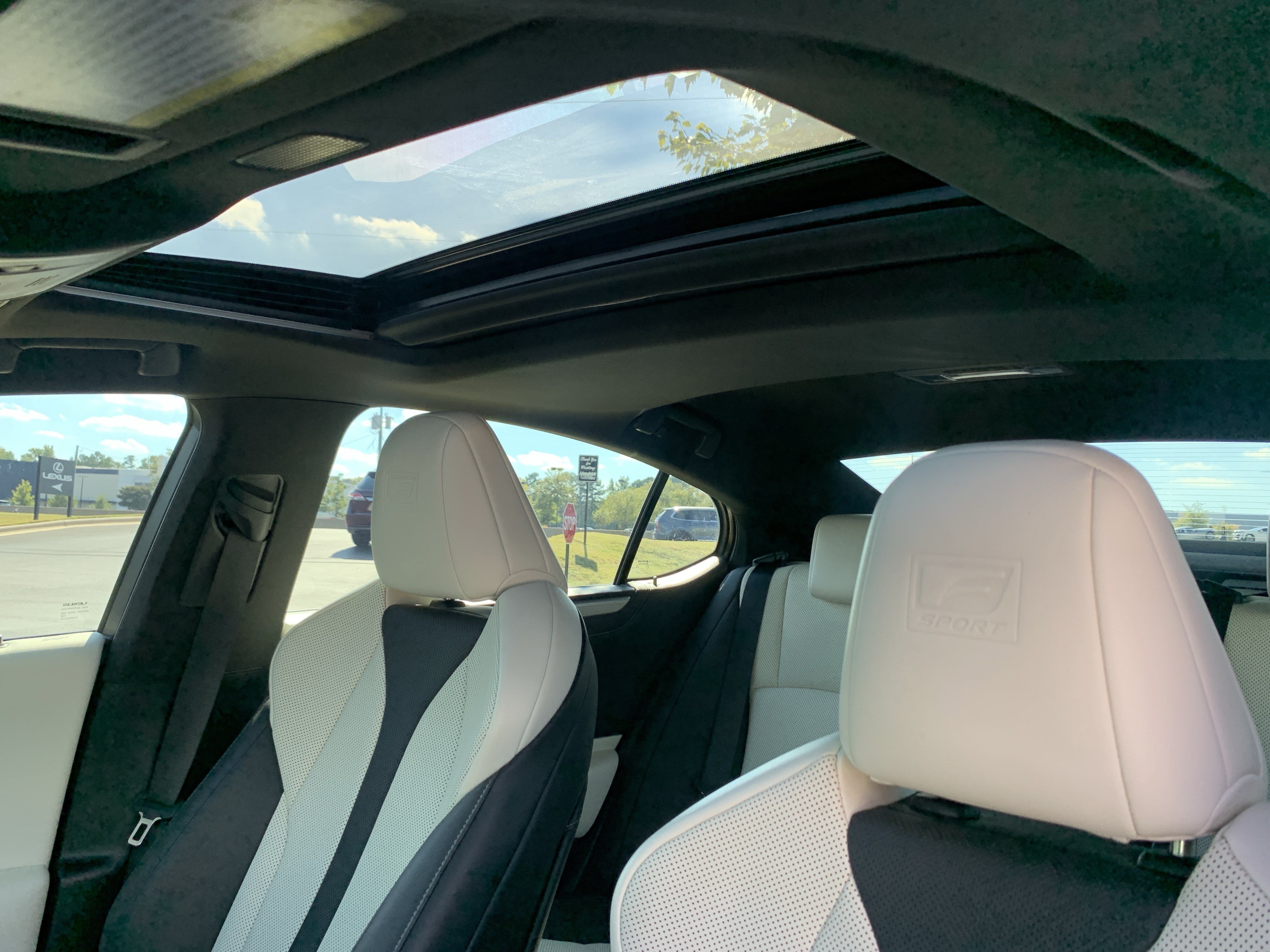 Used 2022 Lexus ES 300h F Sport w/ Accessory Package 2 FWD image 28