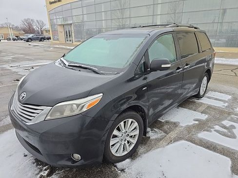 Used 2017 Toyota Sienna Limited Premium image 1