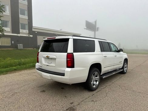 Used 2017 Chevrolet Suburban LT w/ LT Signature Package AWD/4WD image 15