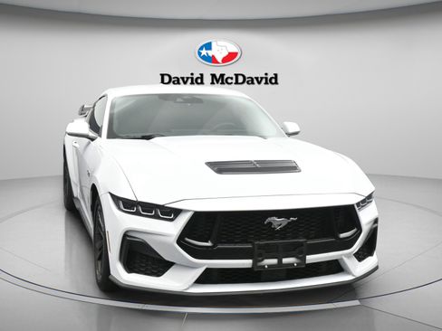 Used 2025 Ford Mustang GT RWD image 2