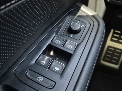 Used 2025 Volkswagen Atlas SEL Premium R-Line AWD/4WD image 9