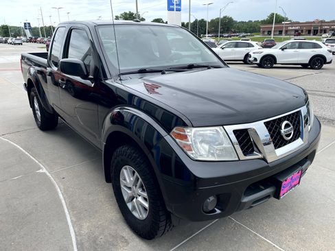 Used 2016 Nissan Frontier SV AWD/4WD image 4