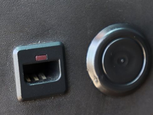 Used 2010 Ford F150 XLT image 16