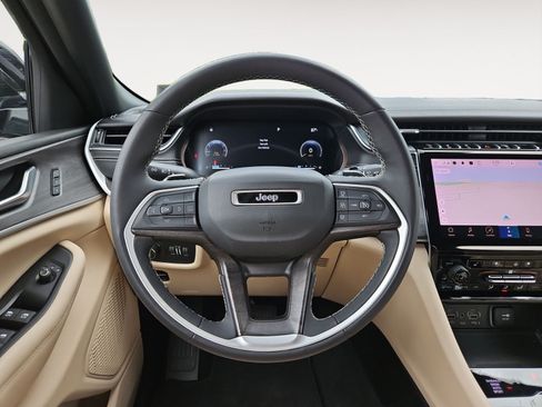 Used 2023 Jeep Grand Cherokee L Limited w/ Luxury Tech Group II AWD/4WD image 12