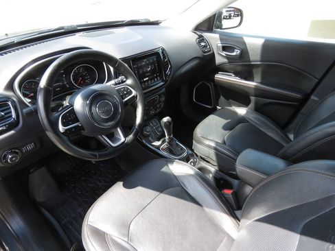Used 2018 Jeep Compass Limited AWD/4WD image 11
