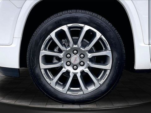 Used 2023 GMC Acadia Denali w/ Denali Technology Package AWD/4WD image 9