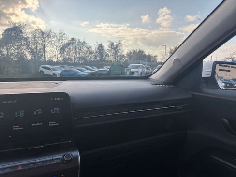 Used 2025 Hyundai Kona SEL image 33