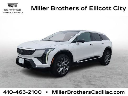 Certified 2025 Cadillac Optiq Luxury 2 w/ LPO, Floor Liner Package image 1