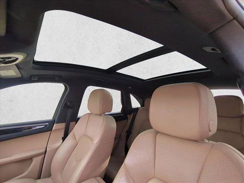 Used 2019 Porsche Macan image 15