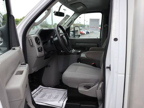 Used 2022 Ford E-450 and Econoline 450 Super Duty w/ Power Windows & Locks Group RWD image 7