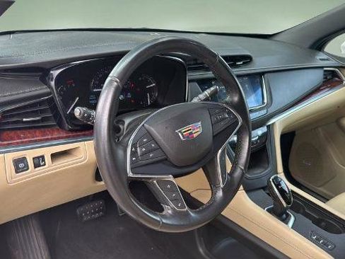 Used 2019 Cadillac XT5 Luxury AWD/4WD image 16
