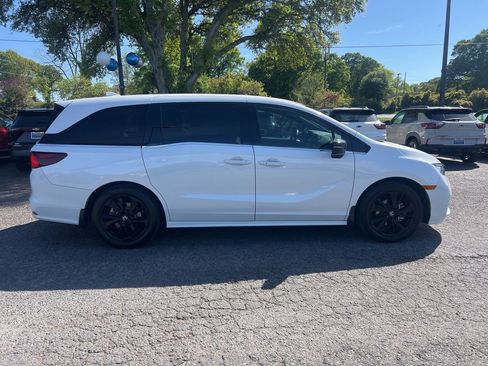 Used 2024 Honda Odyssey Sport image 7