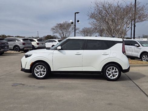 Certified 2025 Kia Soul LX w/ LX Technology Package image 12