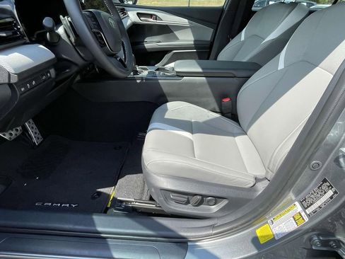 Used 2025 Toyota Camry SE w/ Multimedia Upgrade Package image 14