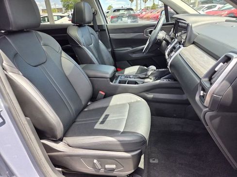 Used 2023 Kia Sorento EX w/ Panoramic Sunroof Package FWD image 19