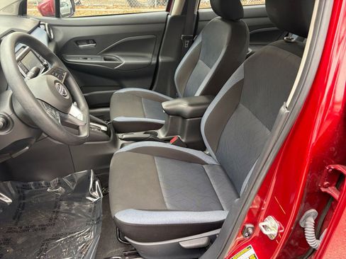 Used 2025 Nissan Versa SV image 23