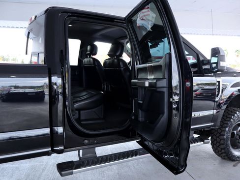 Used 2017 Ford F350 Lariat w/ Chrome Package image 34