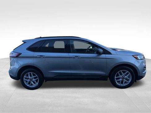 Used 2023 Ford Edge SE image 5